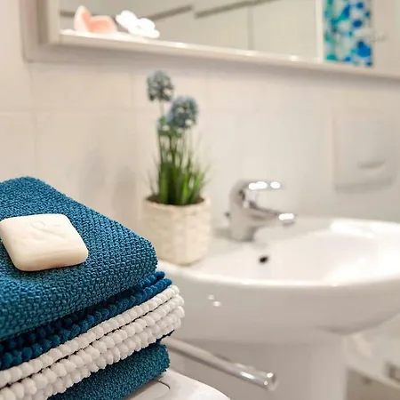 Designer Altbauwohnung Im Herzen Leipzigs 아파트 *